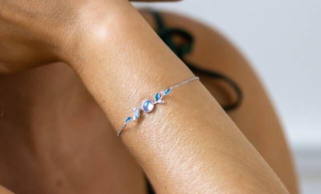 Šperky s měsíčním kamenem